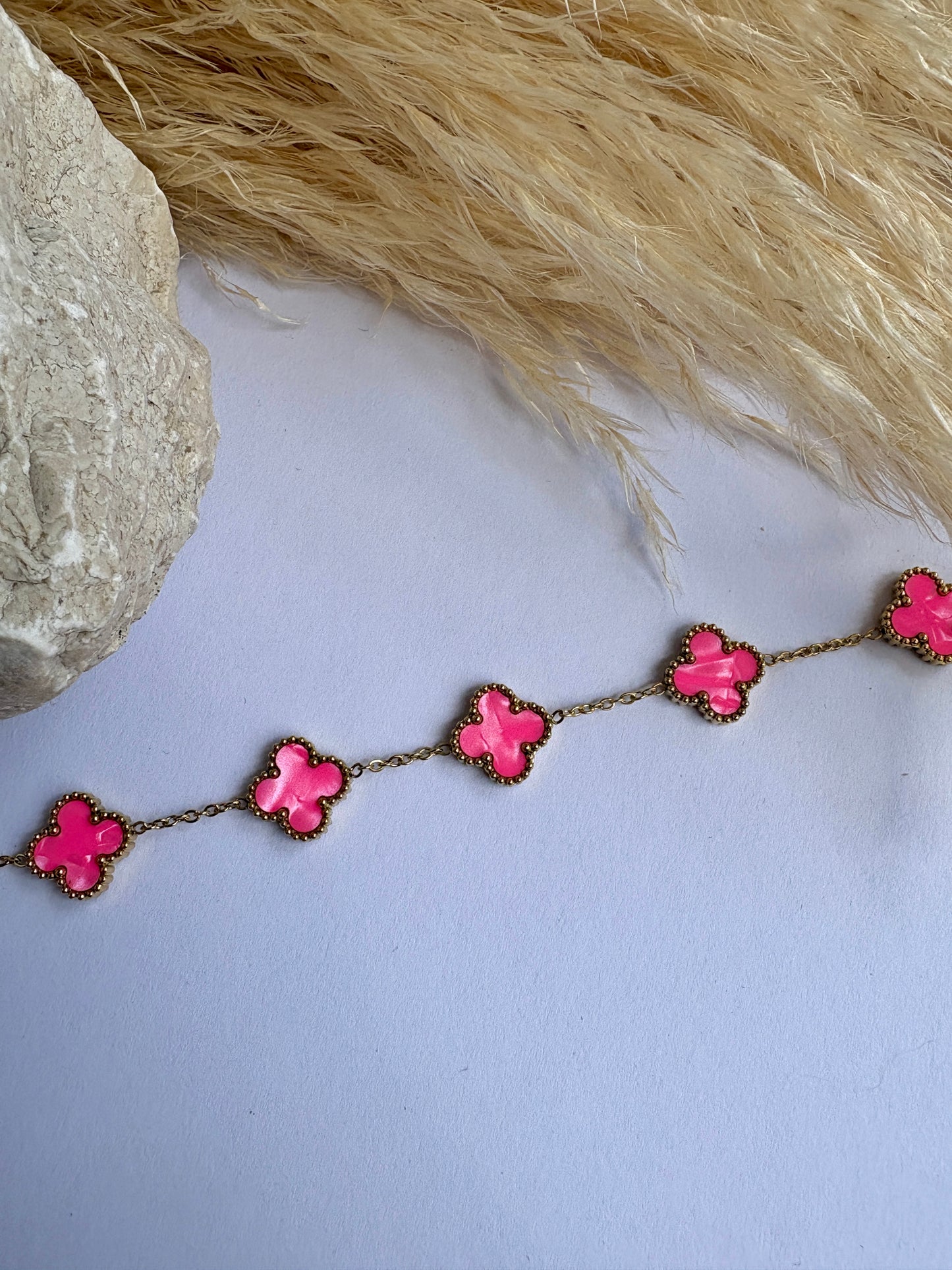 Clover Neon Pink Armband