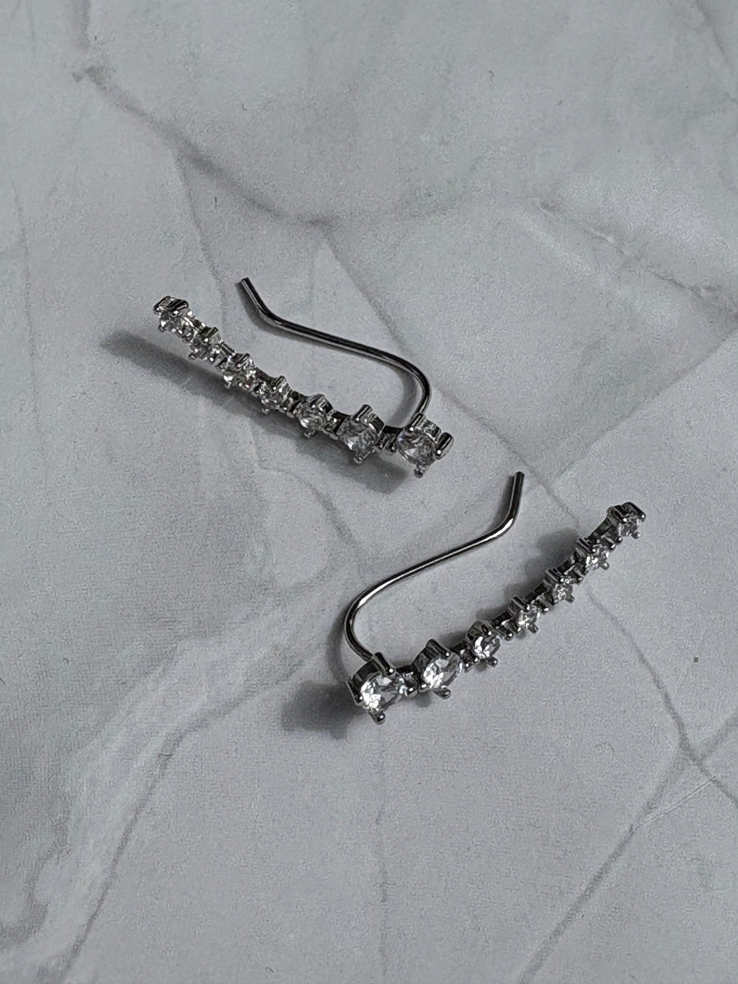 Star Line – Elegante Ear Climber