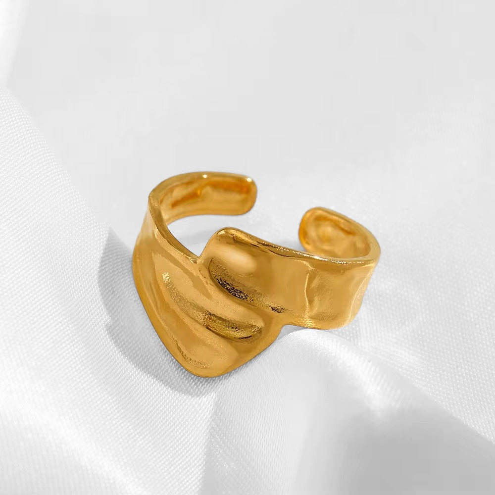 Luxe Wave Ring