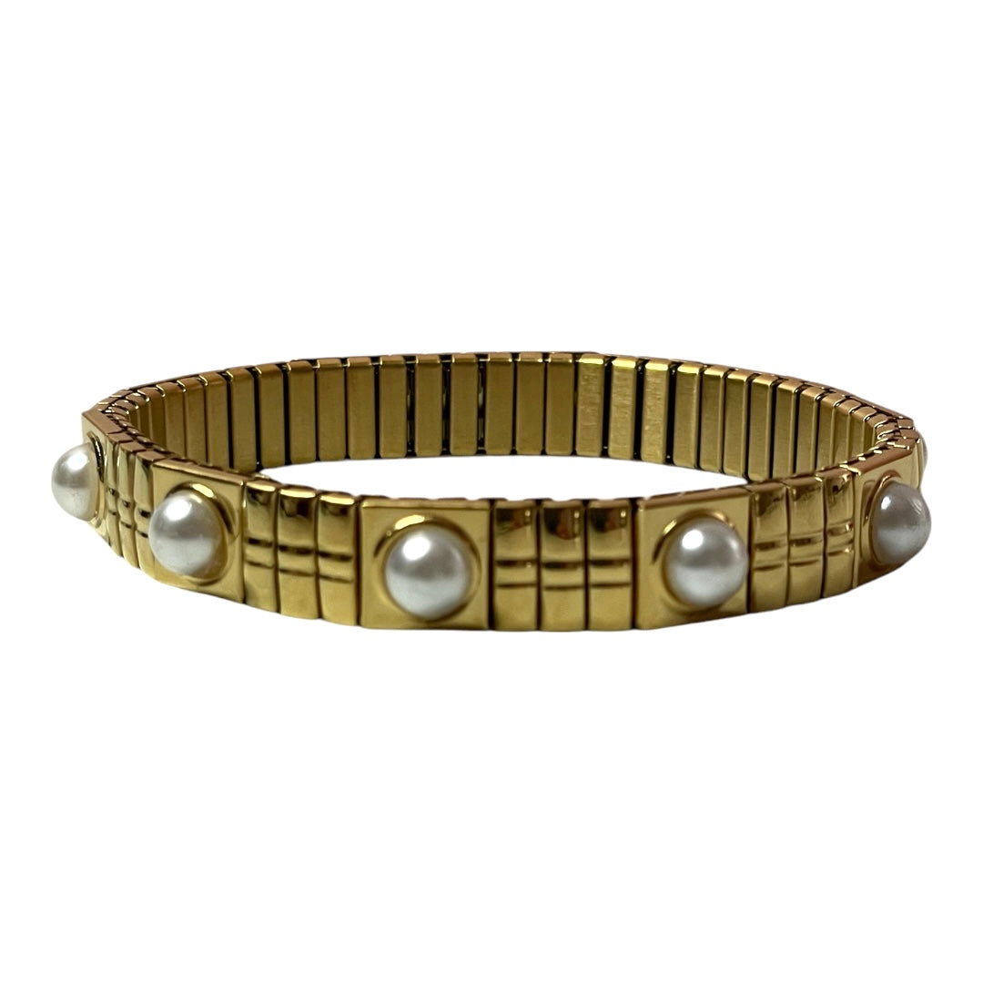“Golden Pearl Elegance”