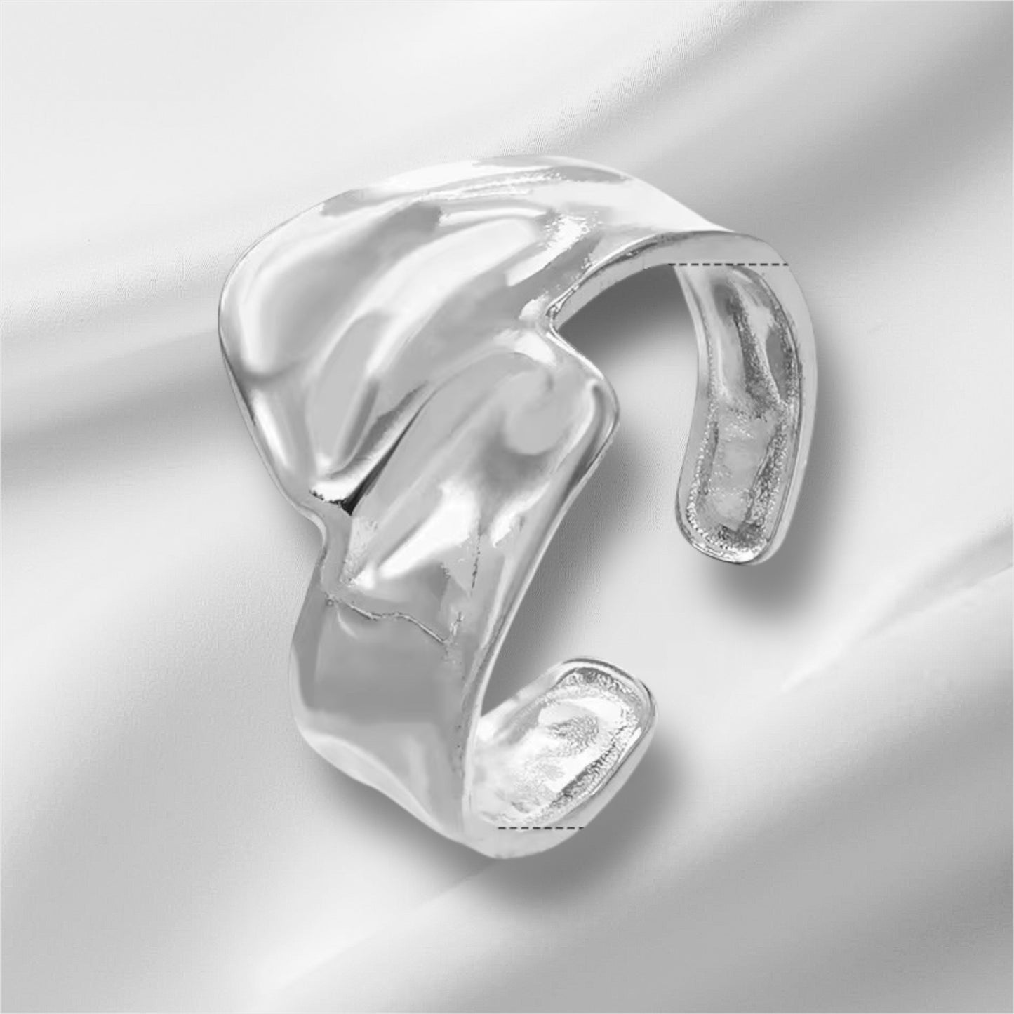 Luxe Wave Ring