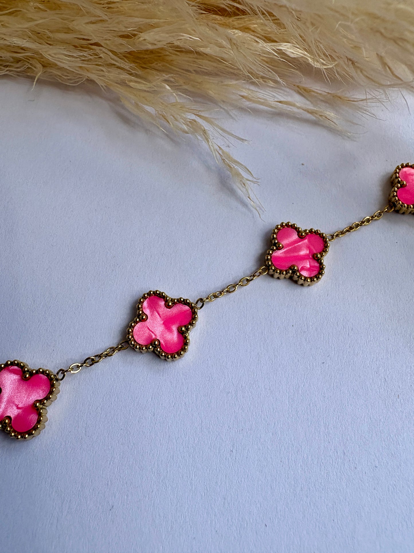 Clover Neon Pink Armband