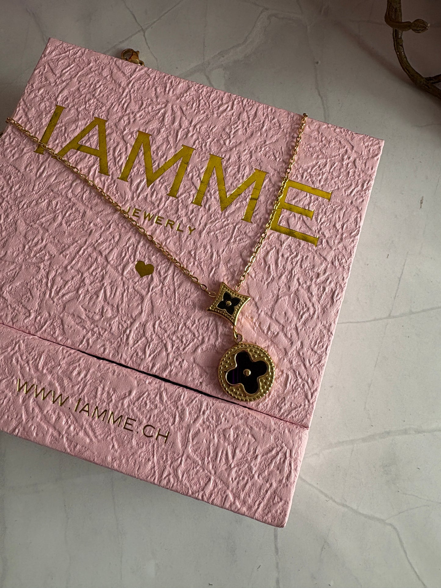 Noir Élégance Halskette